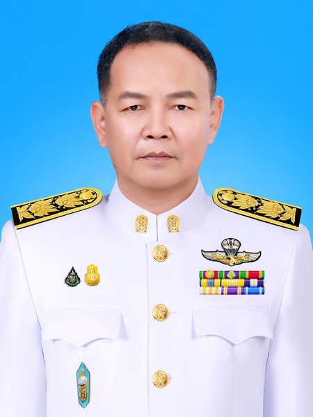 นายจักรวาล เจริญทอง