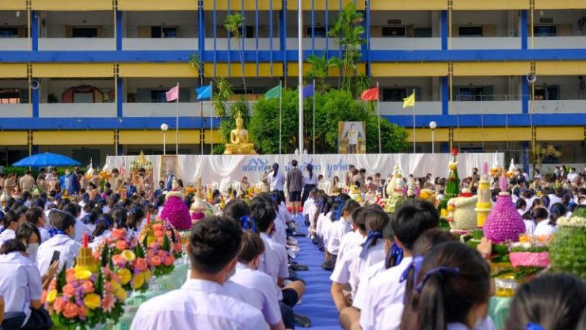 พิธีไหว้ครู – สตรีศึกษาน้อมวันทาบูชาครู ปีการศึกษา 2565